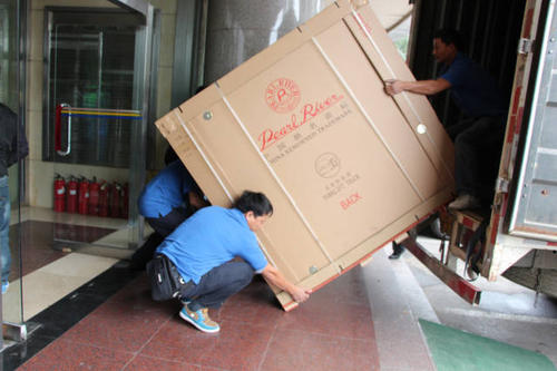 东兴钢琴贵重工艺品无忧运